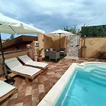 Alecla - Sea Near Taormina فيلة *